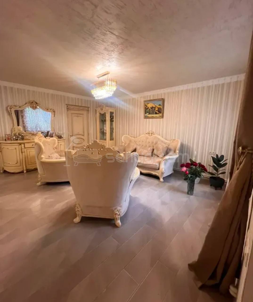 3 Սենյականոց Բնակարան Քարե Շենքում, 82քմ, 1/4 հարկ, Կապիտալ Վերանորոգված