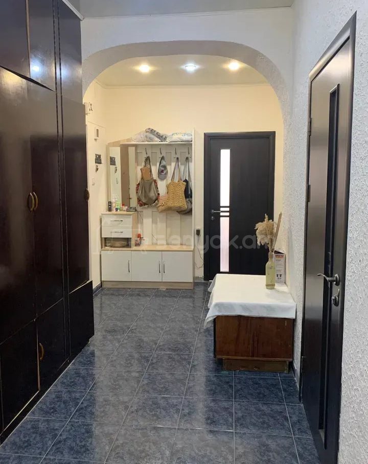 3 Սենյականոց Բնակարան Քարե Շենքում, 74քմ, 2/4 հարկ, Կապիտալ Վերանորոգված