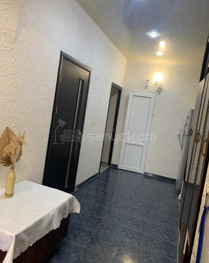 3 Սենյականոց Բնակարան Քարե Շենքում, 74քմ, 2/4 հարկ, Կապիտալ Վերանորոգված