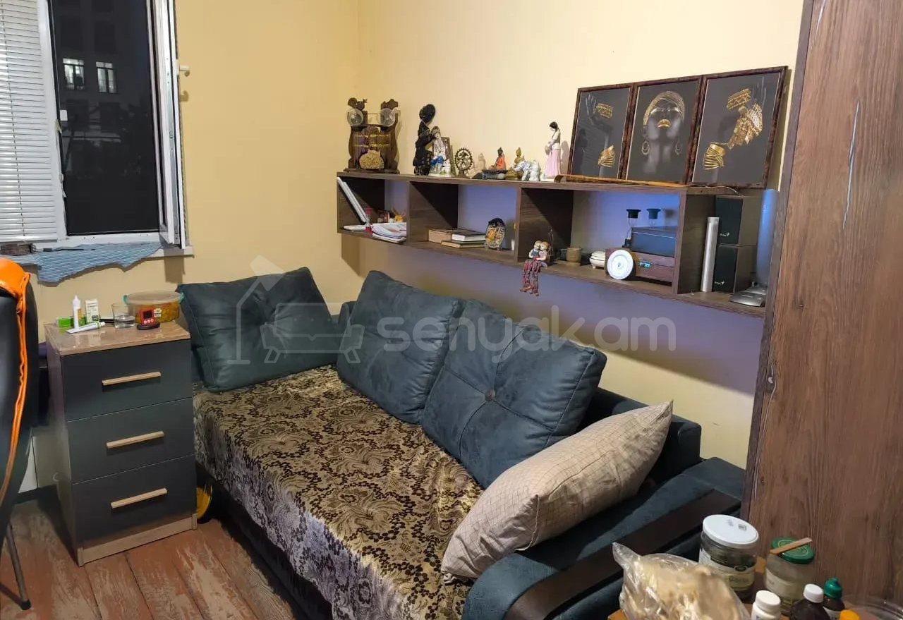 3 Սենյականոց Բնակարան Քարե Շենքում, 74քմ, 2/4 հարկ, Կապիտալ Վերանորոգված