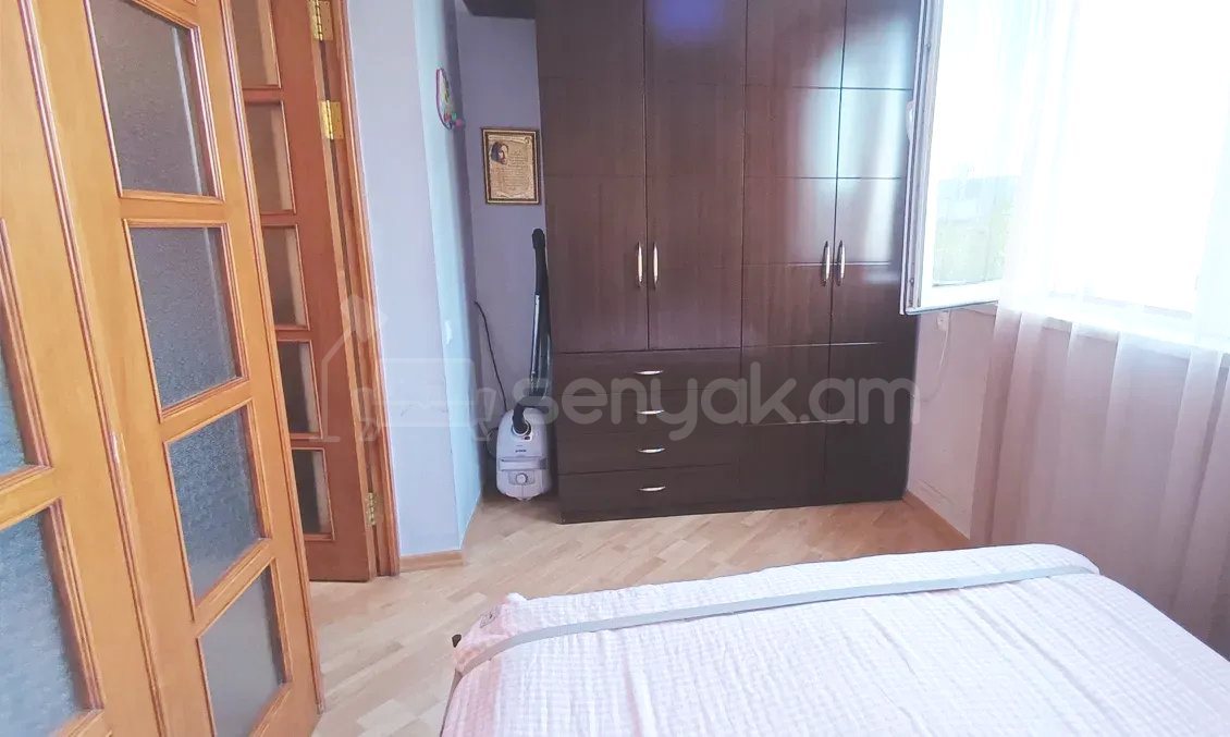 2 Սենյականոց Բնակարան Քարե Շենքում, 45քմ, 5/5 հարկ, Կապիտալ Վերանորոգված