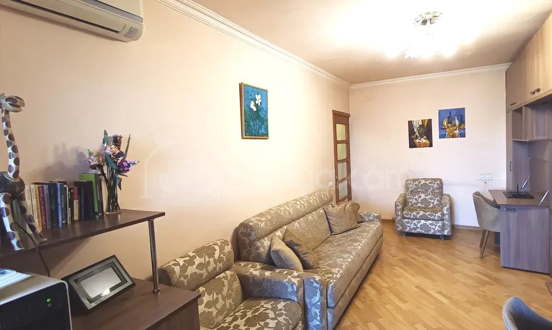 2 Սենյականոց Բնակարան Քարե Շենքում, 45քմ, 5/5 հարկ, Կապիտալ Վերանորոգված