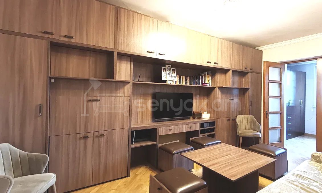 2 Սենյականոց Բնակարան Քարե Շենքում, 45քմ, 5/5 հարկ, Կապիտալ Վերանորոգված