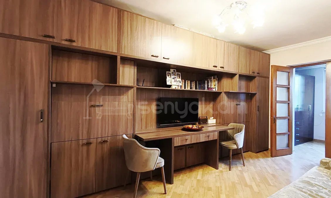 2 Սենյականոց Բնակարան Քարե Շենքում, 45քմ, 5/5 հարկ, Կապիտալ Վերանորոգված