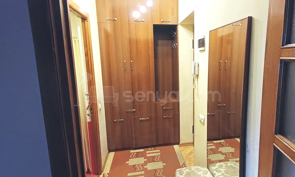 2 Սենյականոց Բնակարան Քարե Շենքում, 45քմ, 5/5 հարկ, Կապիտալ Վերանորոգված