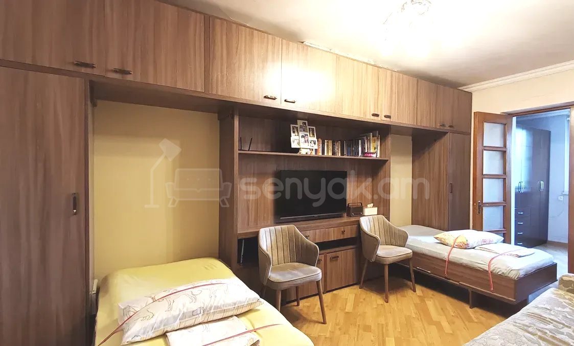 2 Սենյականոց Բնակարան Քարե Շենքում, 45քմ, 5/5 հարկ, Կապիտալ Վերանորոգված