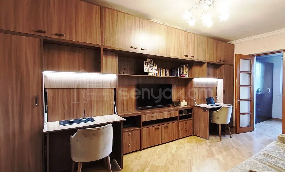 2 Սենյականոց Բնակարան Քարե Շենքում, 45քմ, 5/5 հարկ, Կապիտալ Վերանորոգված