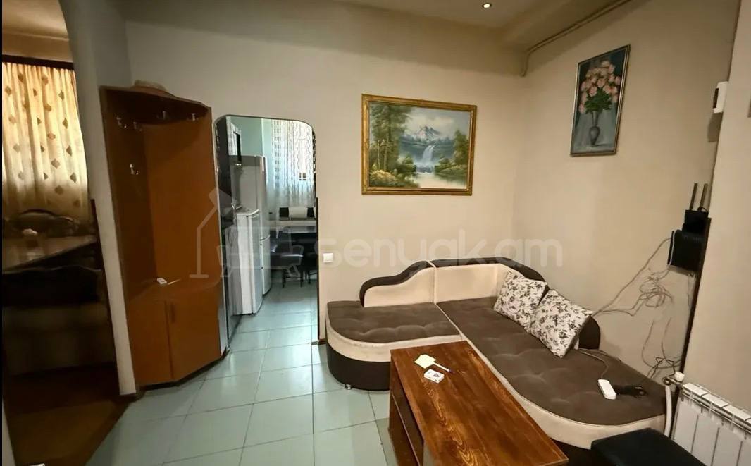 3 Սենյականոց Բնակարան Քարե Շենքում, 90քմ, 1/5 հարկ, Կապիտալ Վերանորոգված, Կահավորված, Արևկող