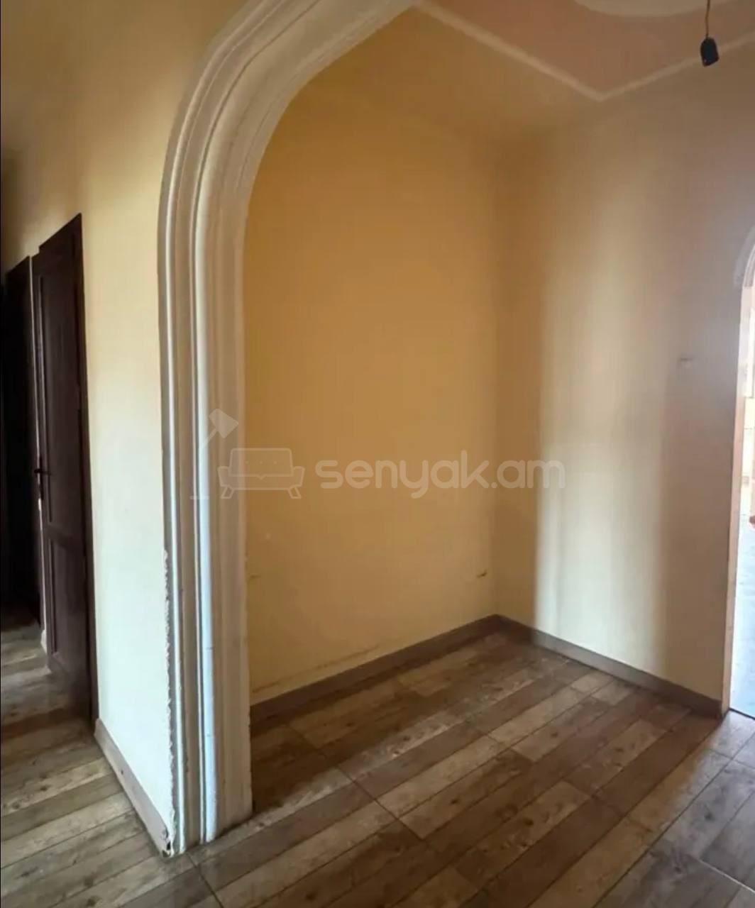 3 Սենյականոց Բնակարան, 100քմ, 5/9 հարկ, Նորմալ Վիճակում, Կահավորված, Արևկող