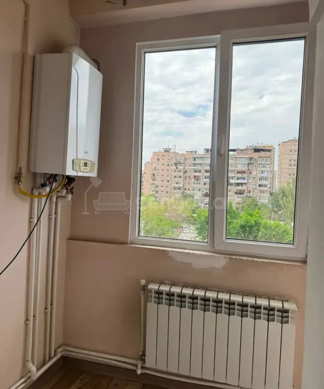3 Սենյականոց Բնակարան, 100քմ, 5/9 հարկ, Նորմալ Վիճակում, Կահավորված, Արևկող