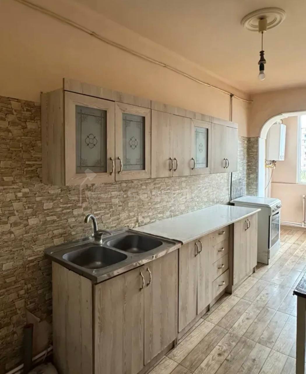 3 Սենյականոց Բնակարան, 100քմ, 5/9 հարկ, Նորմալ Վիճակում, Կահավորված, Արևկող