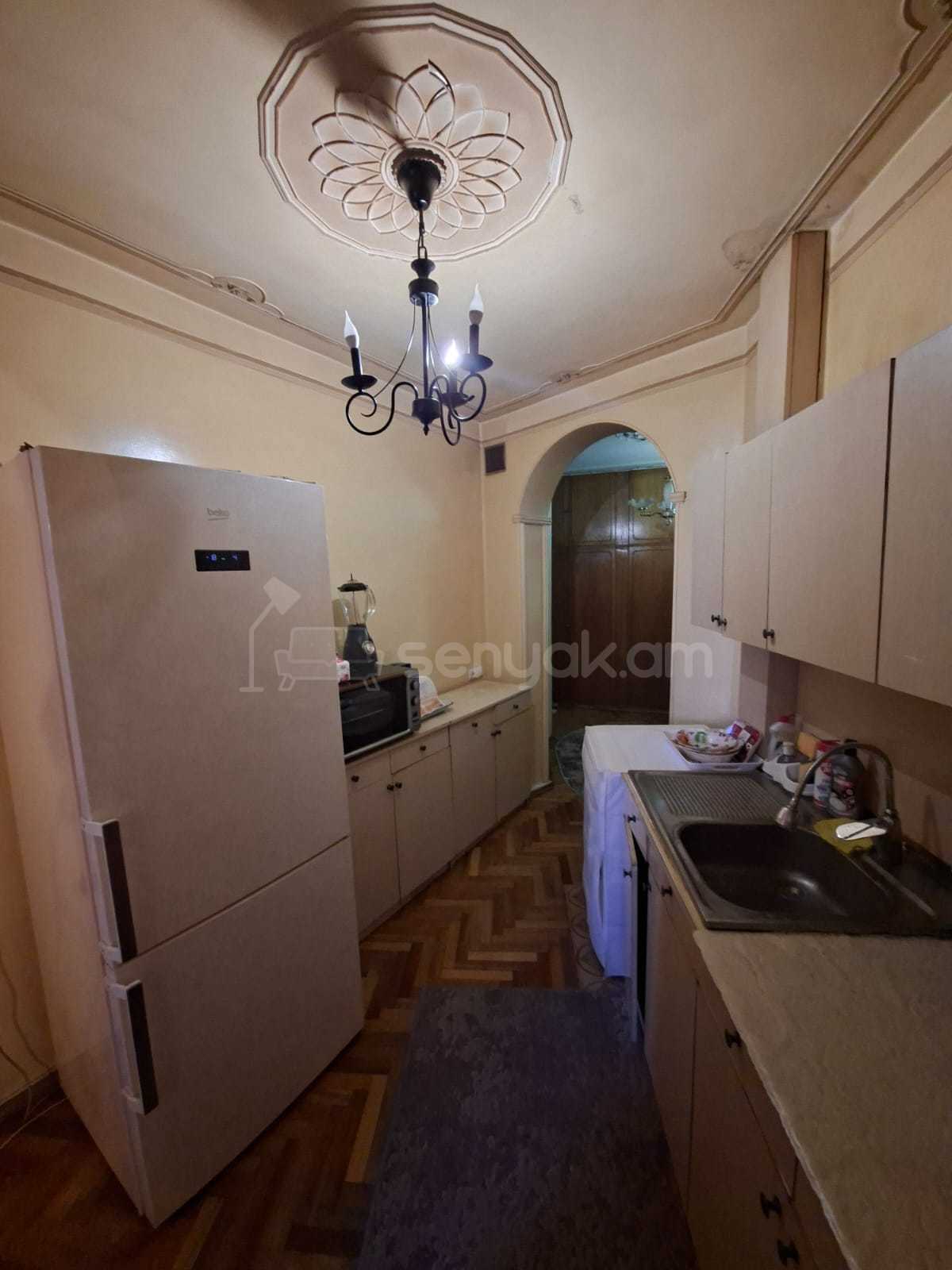 3 Սենյականոց Բնակարան, 85քմ, 7/12 հարկ, Նորմալ Վիճակում
