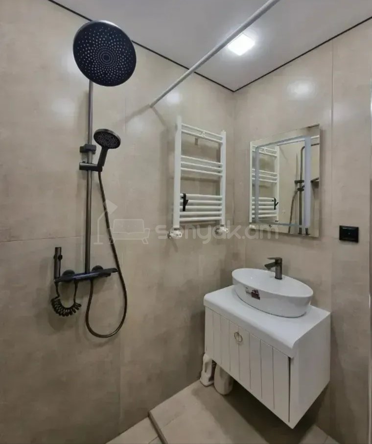 3 Սենյականոց Բնակարան, 80քմ, 1/9 հարկ, Դիզայներական Վերանորոգված, Կահավորված