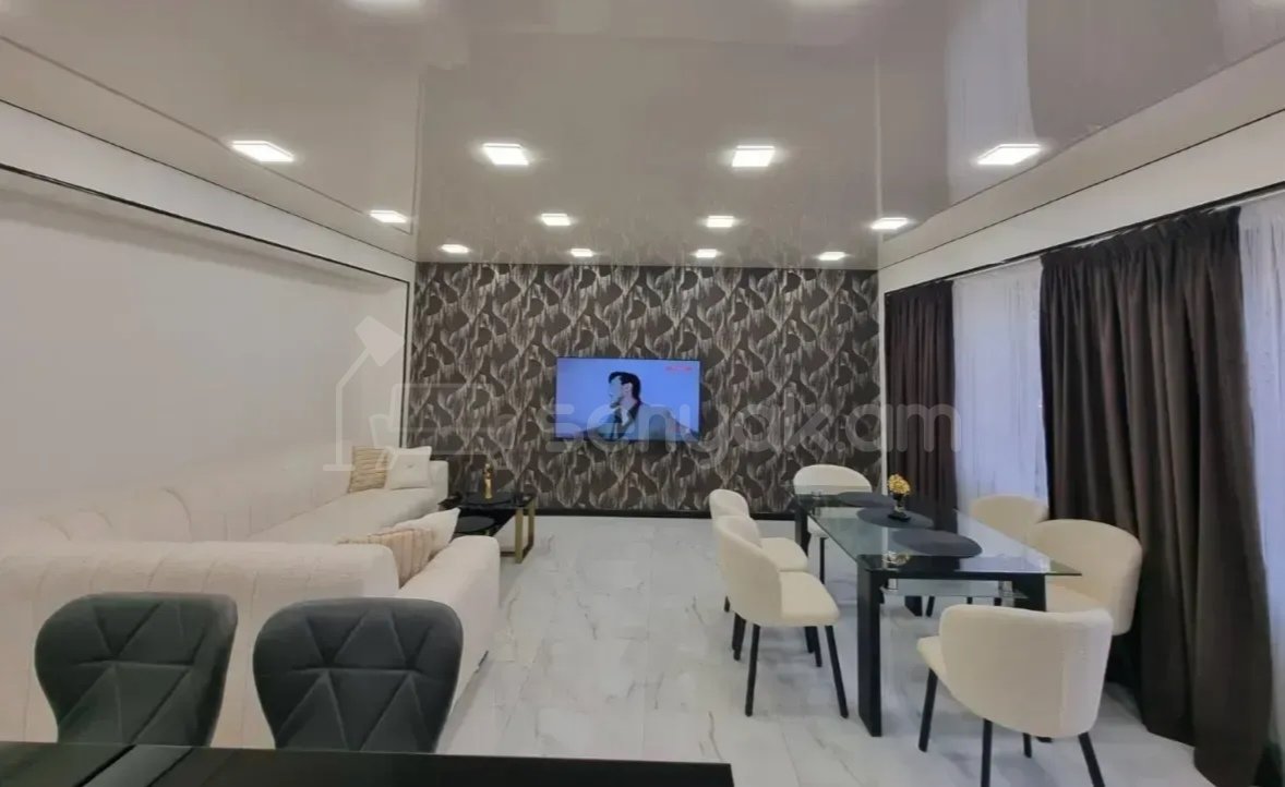 3 Սենյականոց Բնակարան, 80քմ, 1/9 հարկ, Դիզայներական Վերանորոգված, Կահավորված
