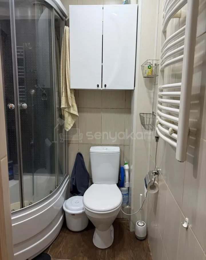 4 Սենյականոց Բնակարան Քարե Շենքում, 90քմ, 4/4 հարկ, Կոսմետիկ Վերանորոգված