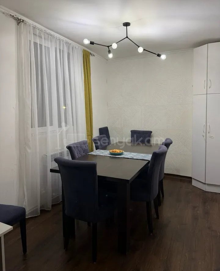 4 Սենյականոց Բնակարան Քարե Շենքում, 90քմ, 4/4 հարկ, Կոսմետիկ Վերանորոգված