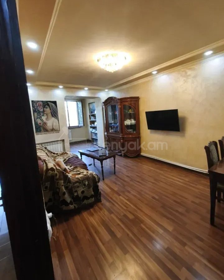 3 Սենյականոց Բնակարան Քարե Շենքում, 74քմ, 4/4 հարկ, Կոսմետիկ Վերանորոգված