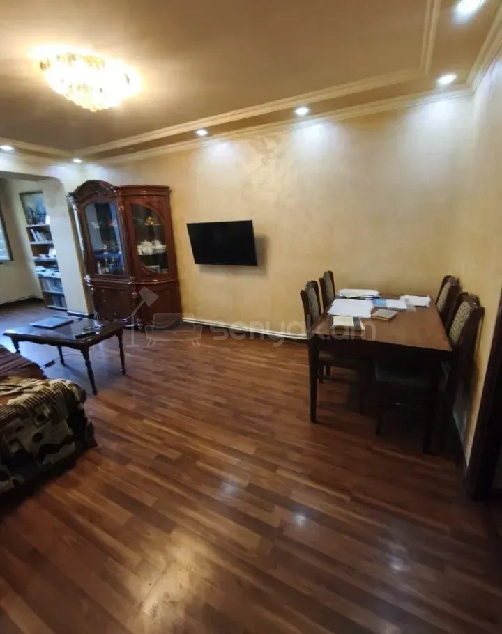 3 Սենյականոց Բնակարան Քարե Շենքում, 74քմ, 4/4 հարկ, Կոսմետիկ Վերանորոգված