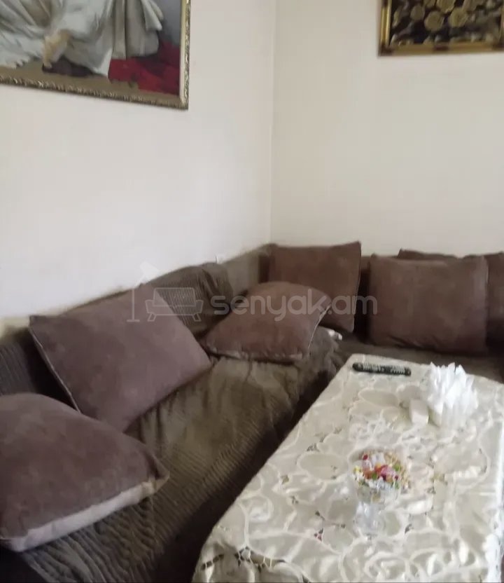 2 Սենյականոց Բնակարան Քարե Շենքում, 46քմ, 3/5 հարկ, Նորմալ Վիճակում, Կահավորված, Արևկող