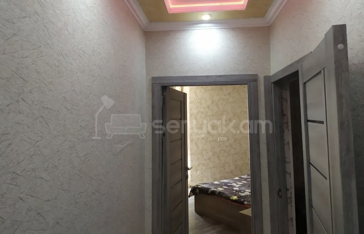 2 Սենյականոց Բնակարան Քարե Շենքում, 68քմ, 3/9 հարկ, Կապիտալ Վերանորոգված, Կահավորված, Արևկող