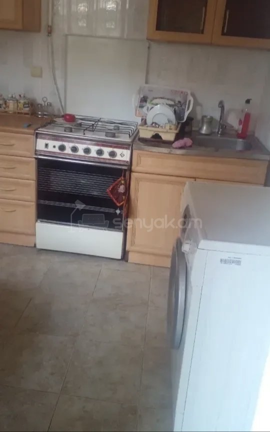 2 Սենյականոց Բնակարան Քարե Շենքում, 45քմ, 1/1 հարկ, Նորմալ Վիճակում, Կահավորված