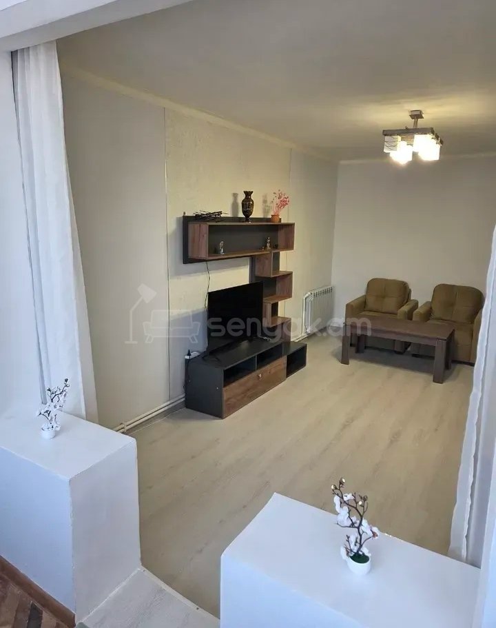 3 Սենյականոց Բնակարան Քարե Շենքում, 74քմ, 2/4 հարկ, Կապիտալ Վերանորոգված