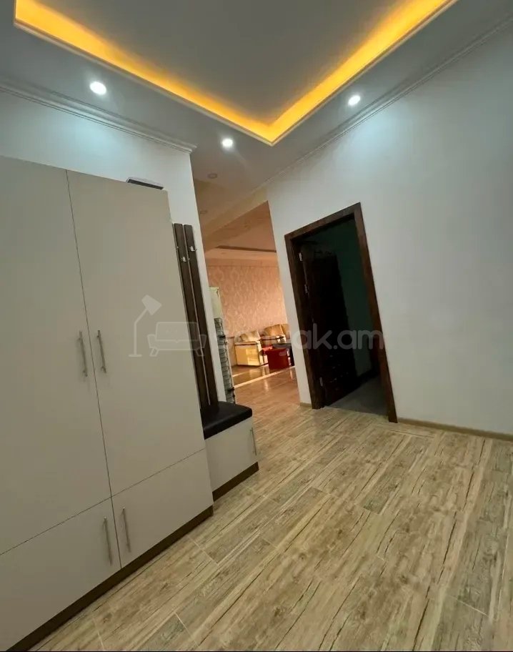 3 Սենյականոց Բնակարան Նորակառույցում, 74քմ, 13/18 հարկ, Կապիտալ Վերանորոգված