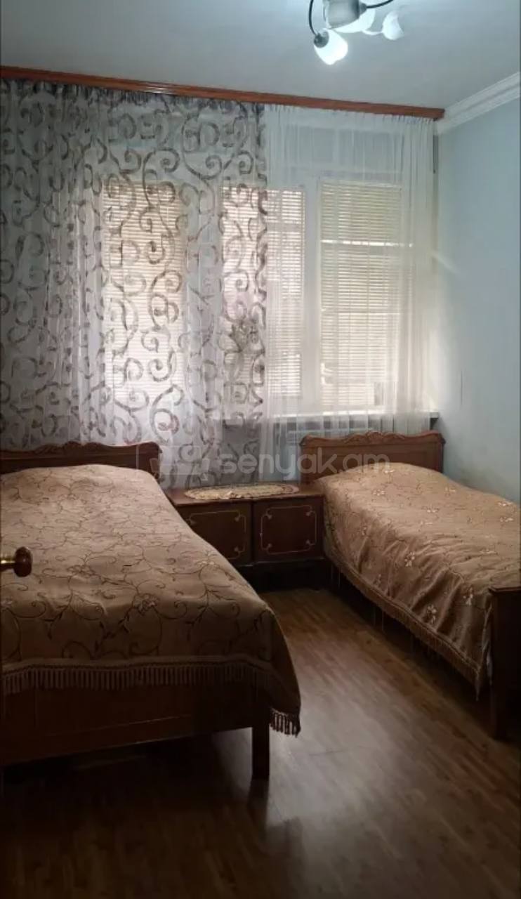 3 Սենյականոց Բնակարան Քարե Շենքում, 80քմ, 2/5 հարկ, Կոսմետիկ Վերանորոգված, Կահավորված