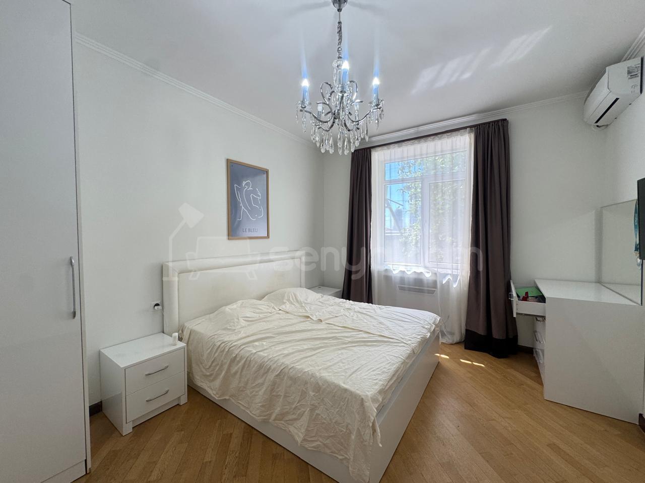 3 Սենյականոց Բնակարան Քարե Շենքում, 83քմ, 2/5 հարկ, Կապիտալ Վերանորոգված