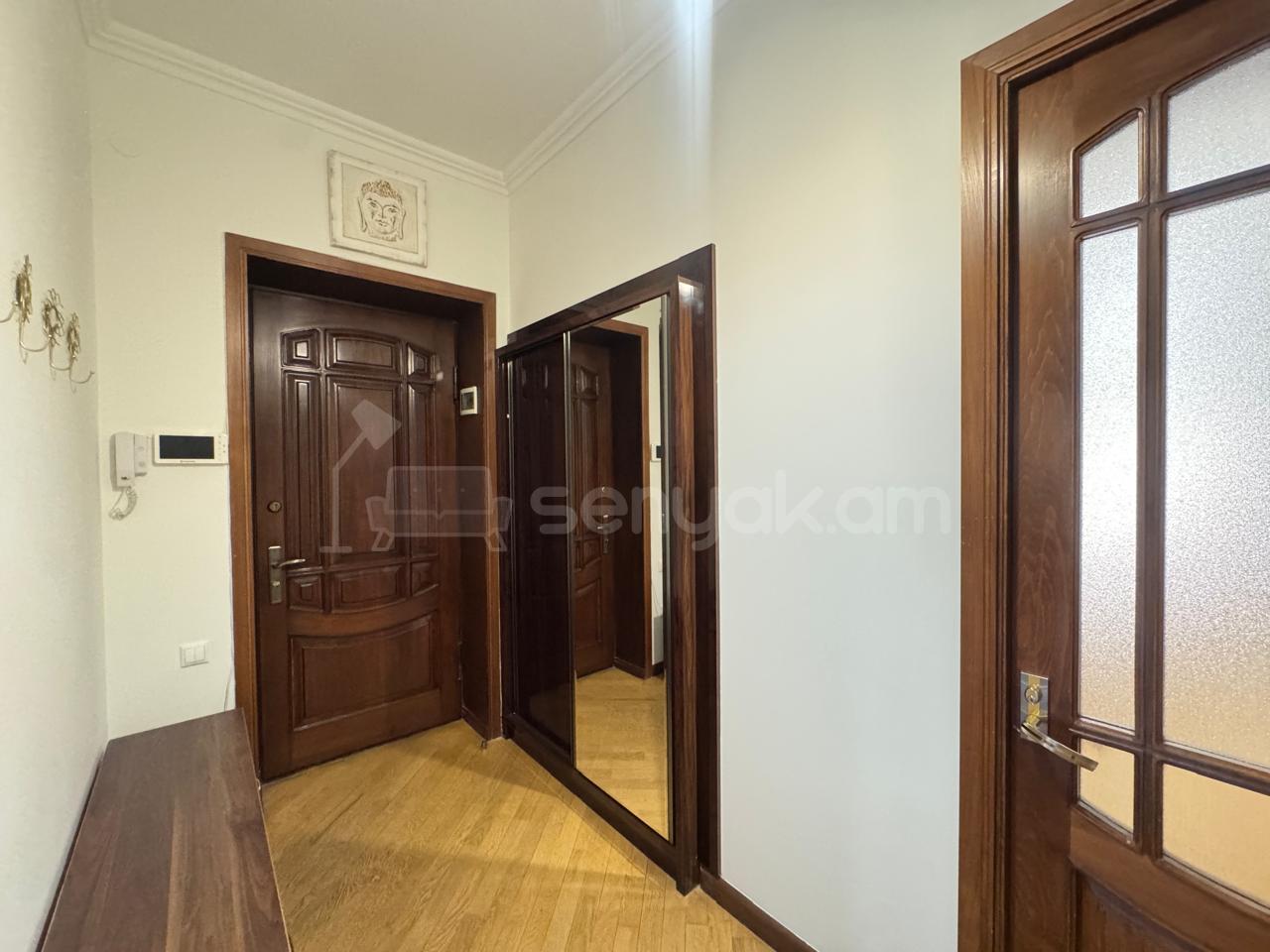 3 Սենյականոց Բնակարան Քարե Շենքում, 83քմ, 2/5 հարկ, Կապիտալ Վերանորոգված