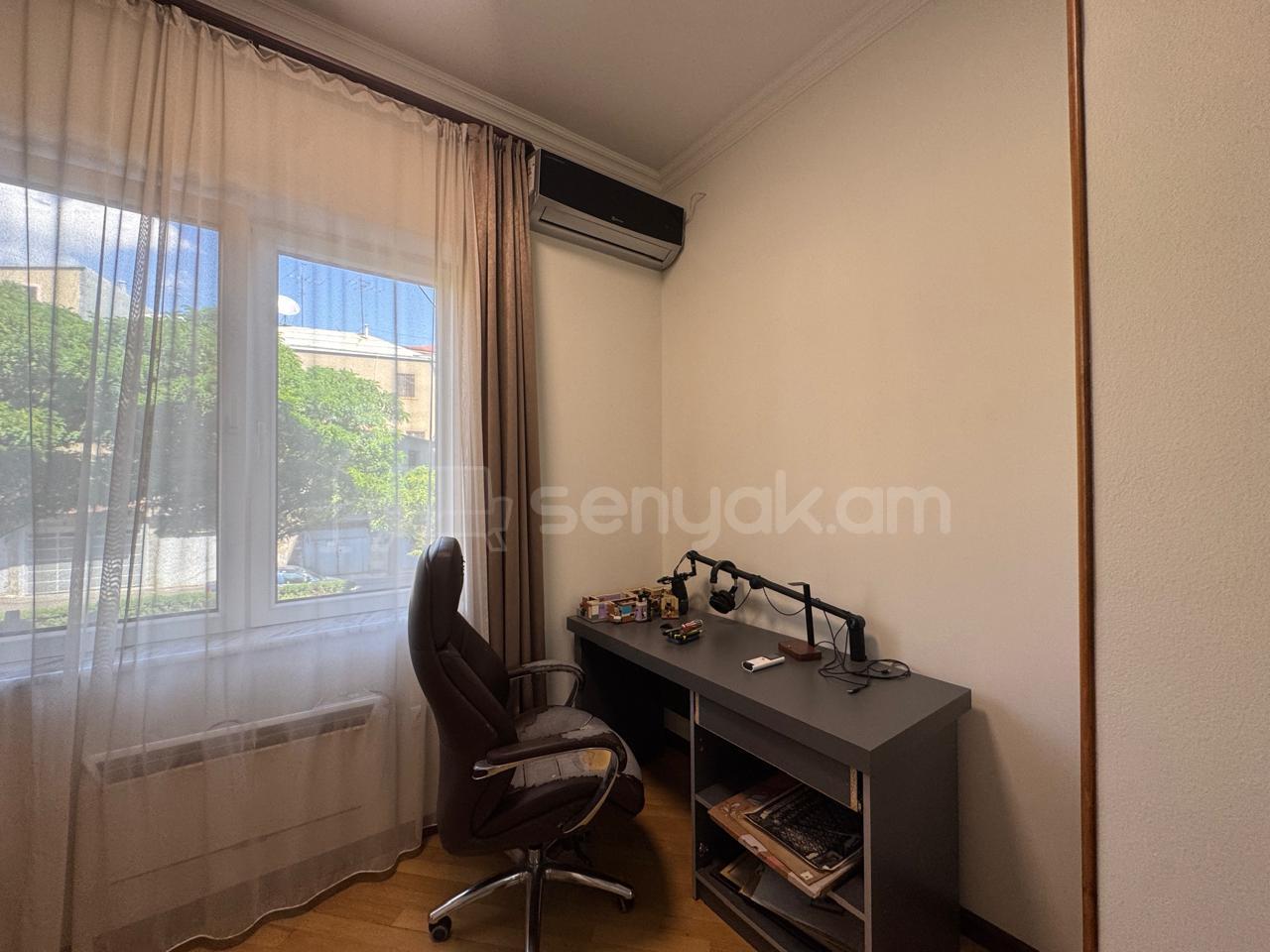 3 Սենյականոց Բնակարան Քարե Շենքում, 83քմ, 2/5 հարկ, Կապիտալ Վերանորոգված