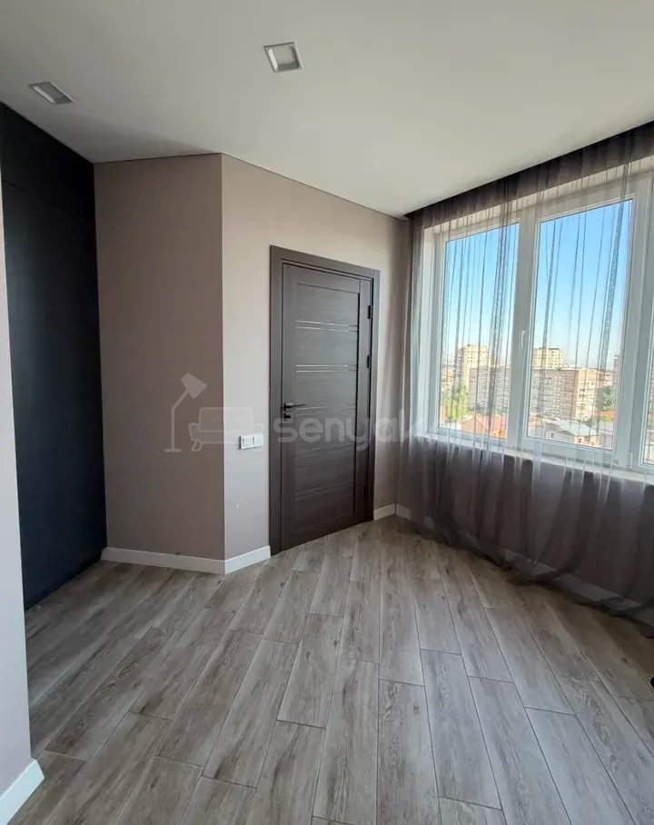 4 Սենյականոց Բնակարան Նորակառույցում, 100քմ, 8/12 հարկ, Կապիտալ Վերանորոգված
