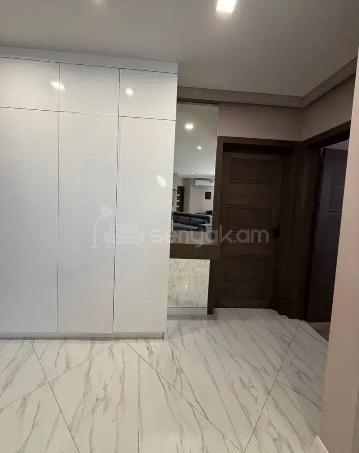 4 Սենյականոց Բնակարան Նորակառույցում, 100քմ, 8/12 հարկ, Կապիտալ Վերանորոգված