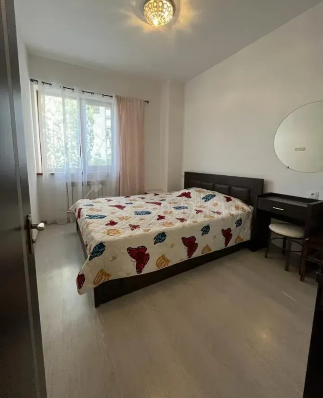 3 Սենյականոց Բնակարան Քարե Շենքում, 75քմ, 3/3 հարկ, Կապիտալ Վերանորոգված