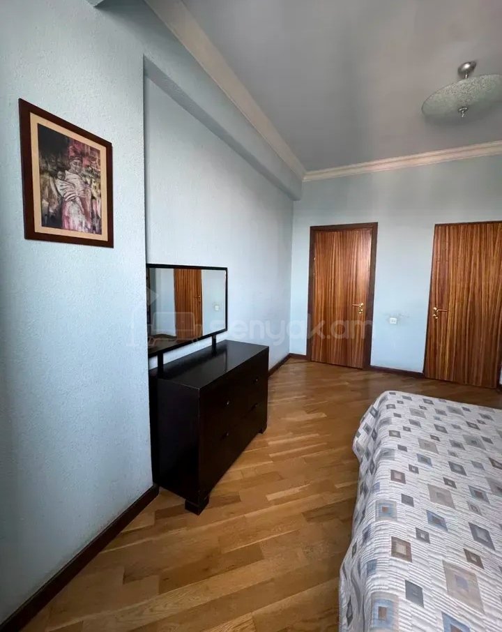 4 Սենյականոց Բնակարան, 120քմ, 9/10 հարկ, Կապիտալ Վերանորոգված