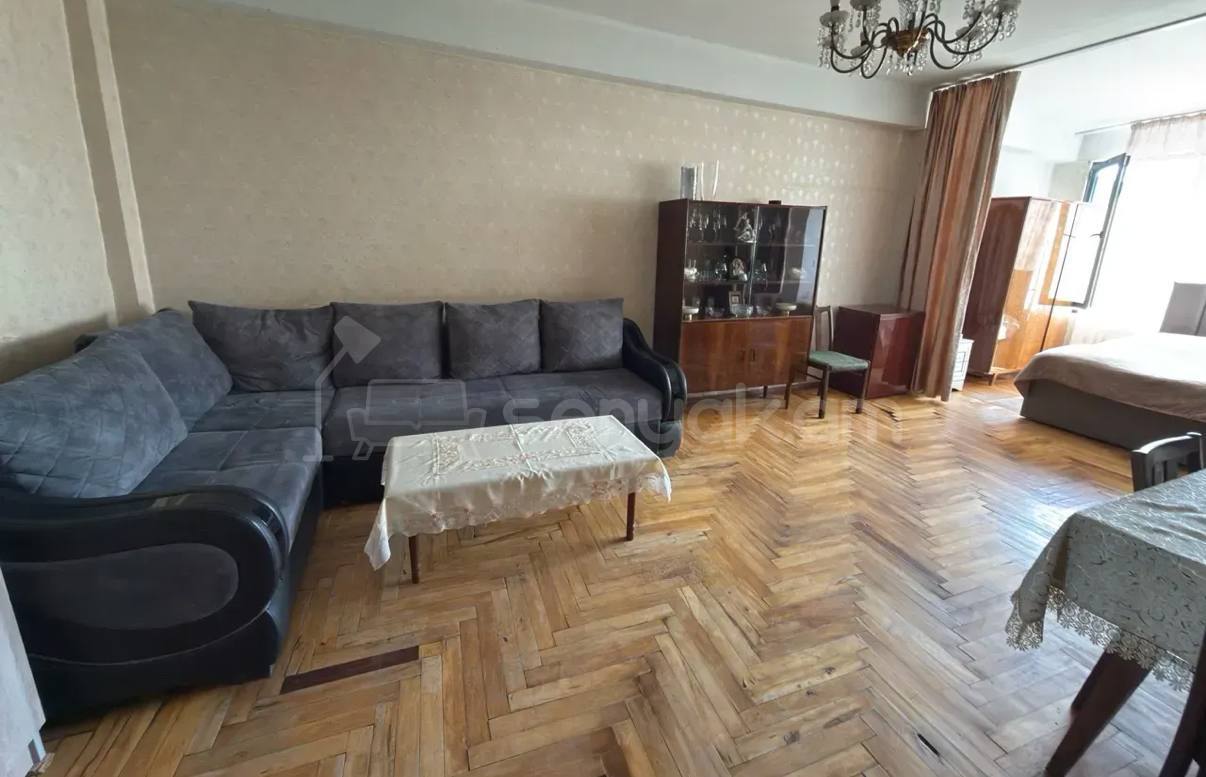 1 Սենյականոց Բնակարան Քարե Շենքում, 48քմ, 4/9 հարկ, Նորմալ Վիճակում