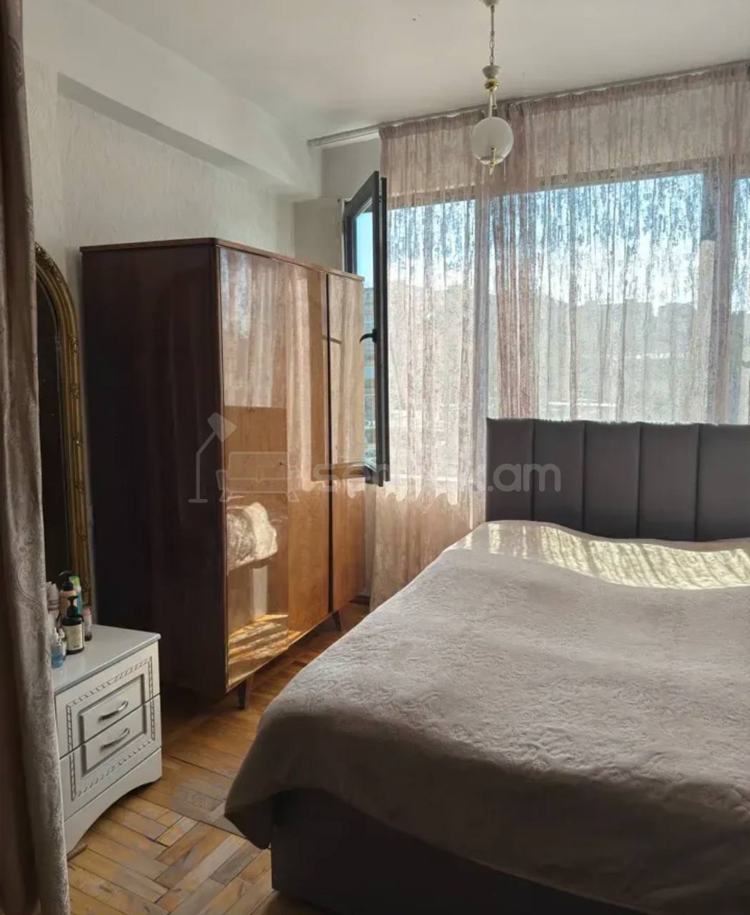 1 Սենյականոց Բնակարան Քարե Շենքում, 48քմ, 4/9 հարկ, Նորմալ Վիճակում