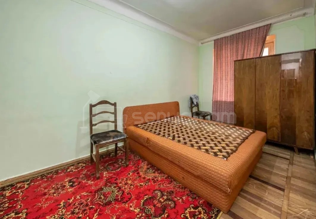 3 Սենյականոց Բնակարան Քարե Շենքում, 73քմ, 1/5 հարկ, Պետական Վիճակում