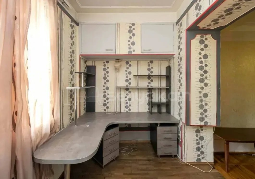 3 Սենյականոց Բնակարան Քարե Շենքում, 73քմ, 1/5 հարկ, Պետական Վիճակում