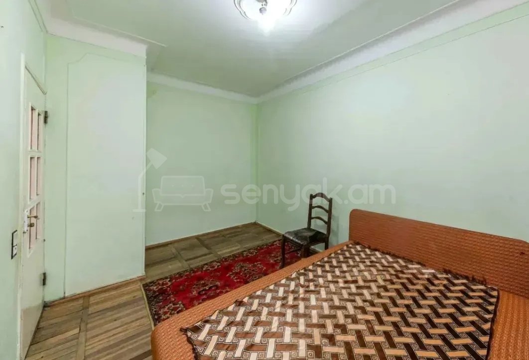 3 Սենյականոց Բնակարան Քարե Շենքում, 73քմ, 1/5 հարկ, Պետական Վիճակում