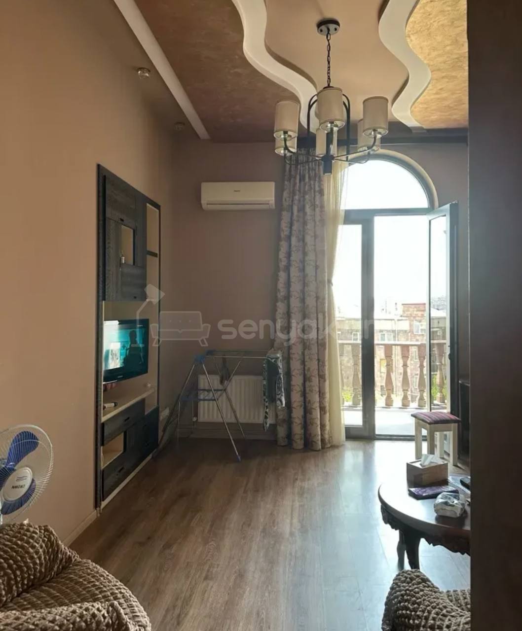 3 Սենյականոց Բնակարան Քարե Շենքում, 84քմ, 5/5 հարկ, Կապիտալ Վերանորոգված, Կահավորված