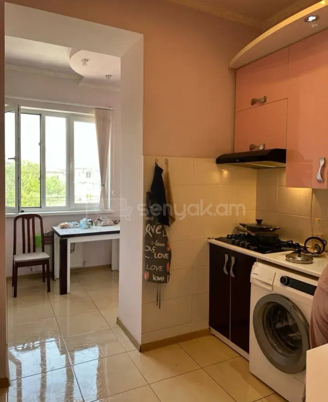 3 Սենյականոց Բնակարան Քարե Շենքում, 84քմ, 5/5 հարկ, Կապիտալ Վերանորոգված, Կահավորված