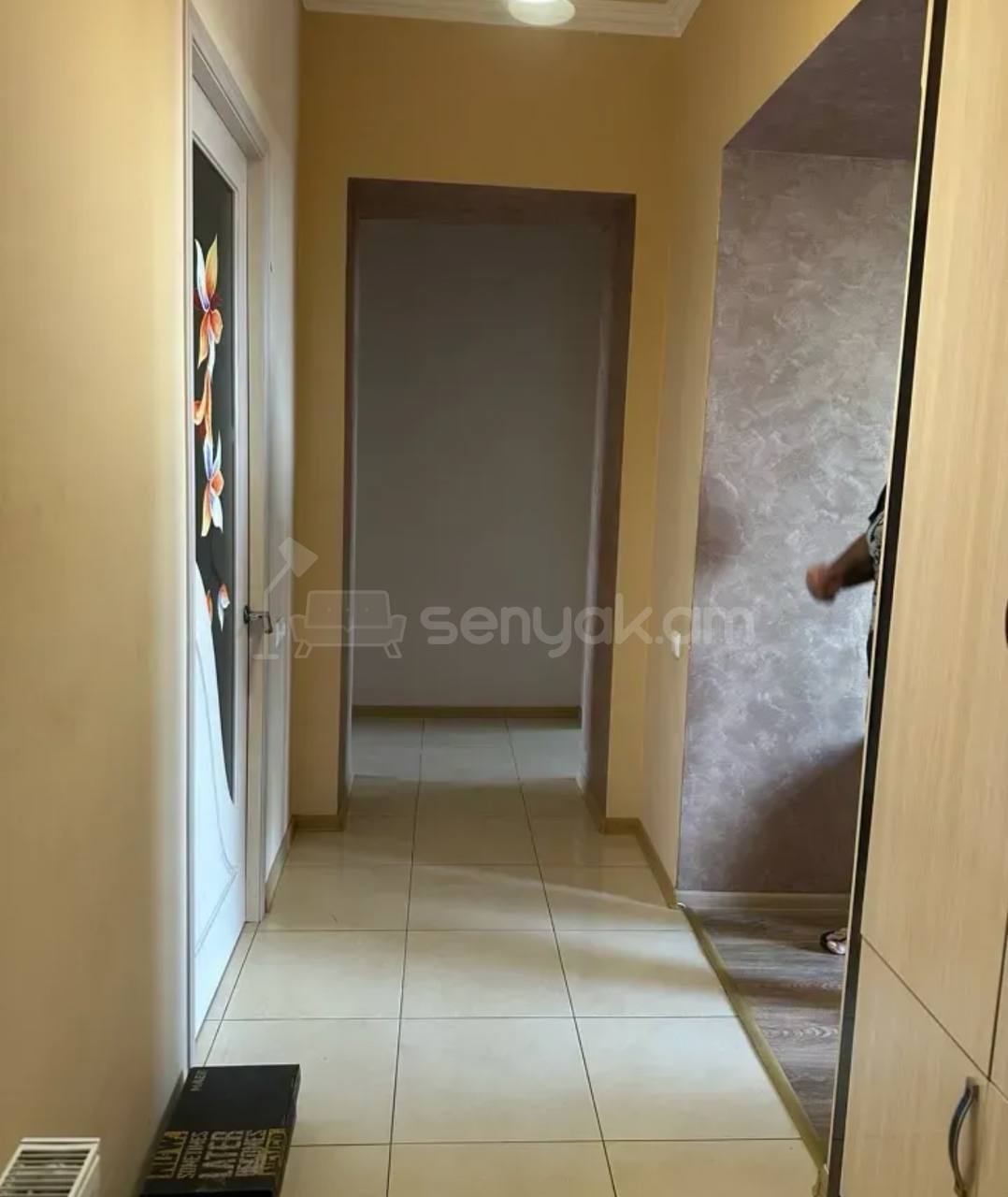3 Սենյականոց Բնակարան Քարե Շենքում, 84քմ, 5/5 հարկ, Կապիտալ Վերանորոգված, Կահավորված