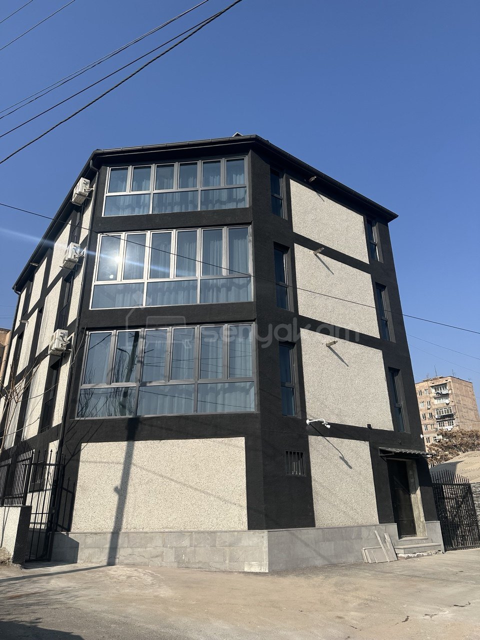 2 Սենյականոց Բնակարան Նորակառույց Քարե Շենքում, 71քմ, 1/3 հարկ, Կապիտալ Վերանորոգված, Կահավորված