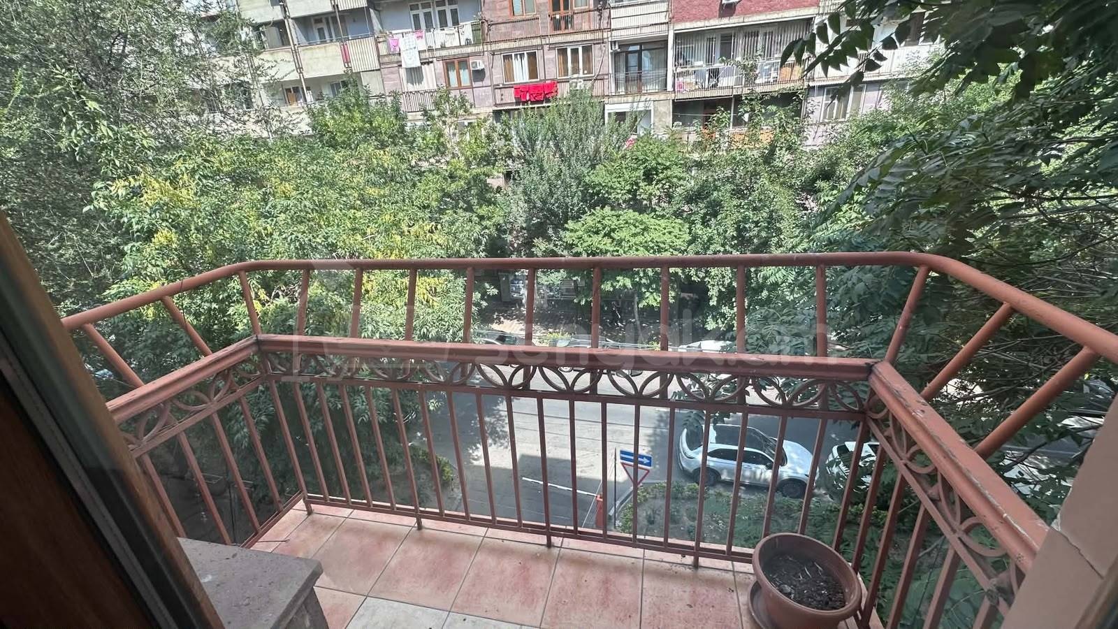 3 Սենյականոց Բնակարան Քարե Շենքում, 108քմ, 4/5 հարկ, Կոսմետիկ Վերանորոգված, Կահավորված, Արևկող