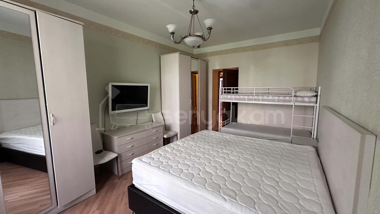 3 Սենյականոց Բնակարան Քարե Շենքում, 108քմ, 4/5 հարկ, Կոսմետիկ Վերանորոգված, Կահավորված, Արևկող