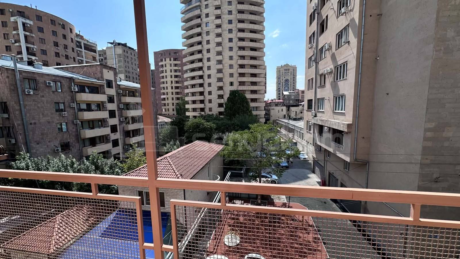 3 Սենյականոց Բնակարան Քարե Շենքում, 108քմ, 4/5 հարկ, Կոսմետիկ Վերանորոգված, Կահավորված, Արևկող