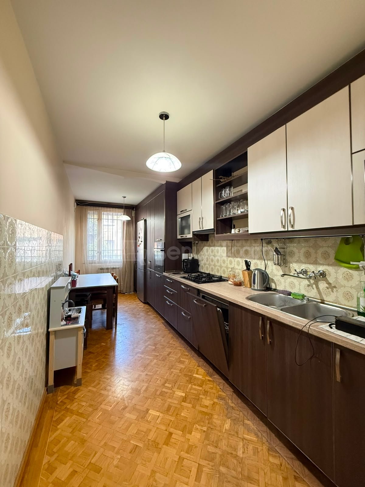 3 Սենյականոց Բնակարան, 94քմ, 3/9 հարկ, Նորմալ Վիճակում