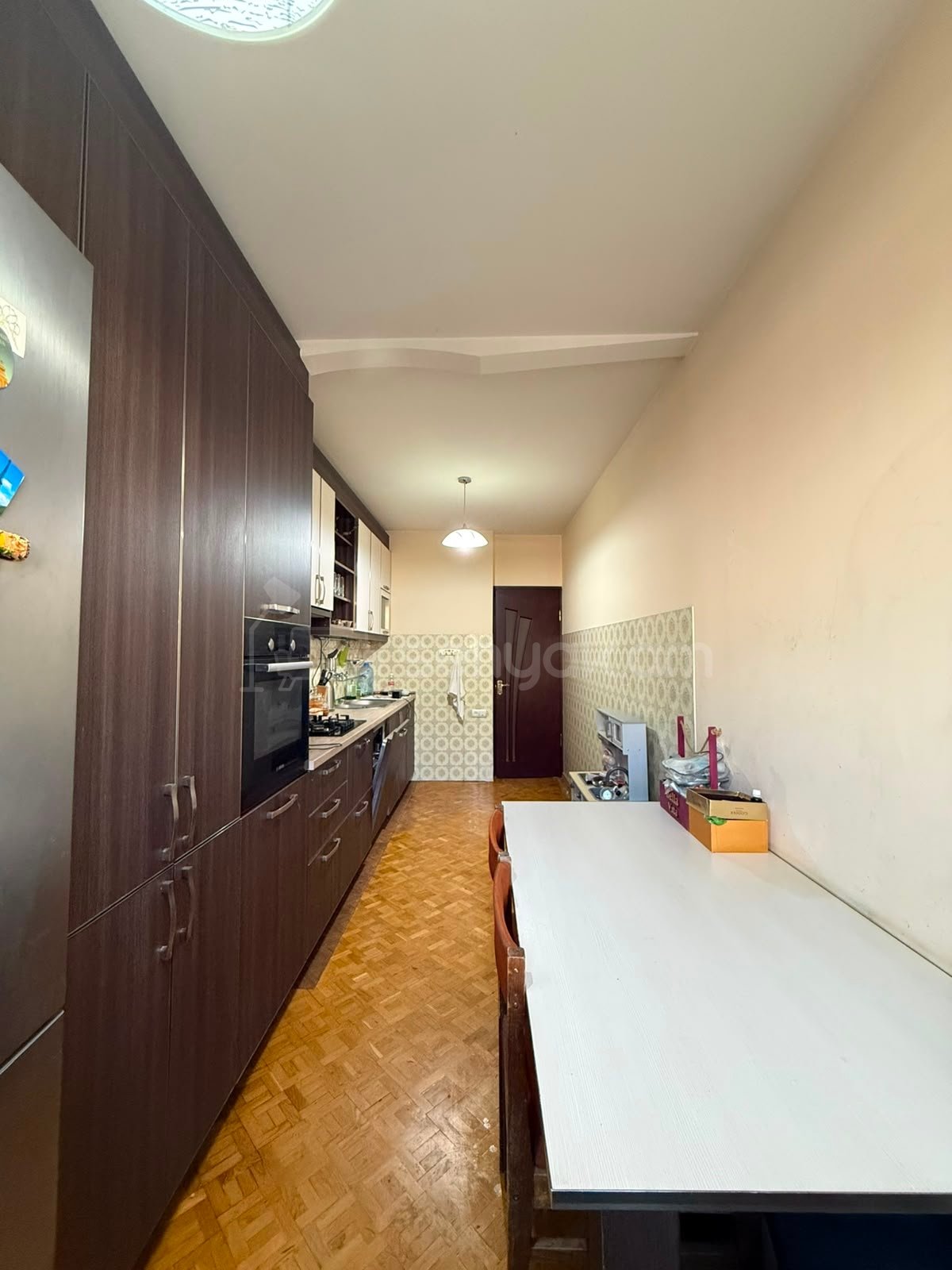 3 Սենյականոց Բնակարան, 94քմ, 3/9 հարկ, Նորմալ Վիճակում