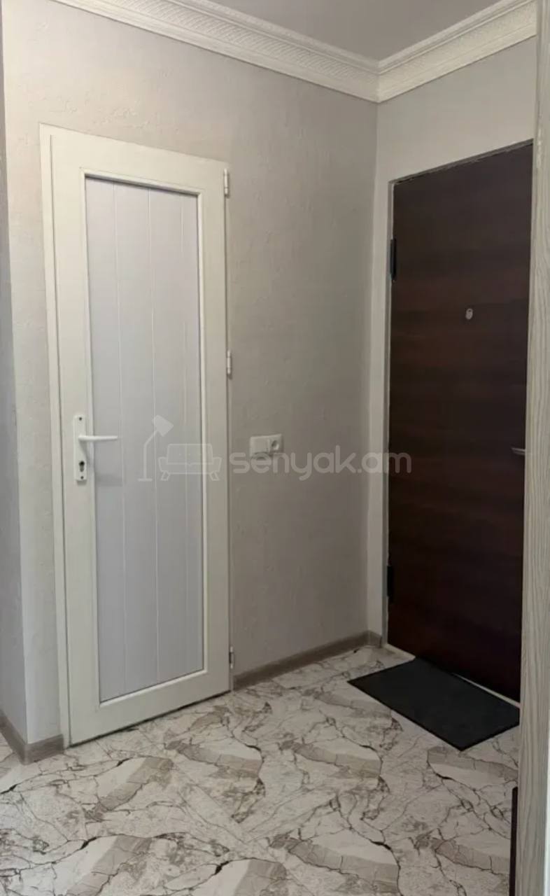 2 Սենյականոց Բնակարան Քարե Շենքում, 54քմ, 3/5 հարկ, Կապիտալ Վերանորոգված, Կահավորված